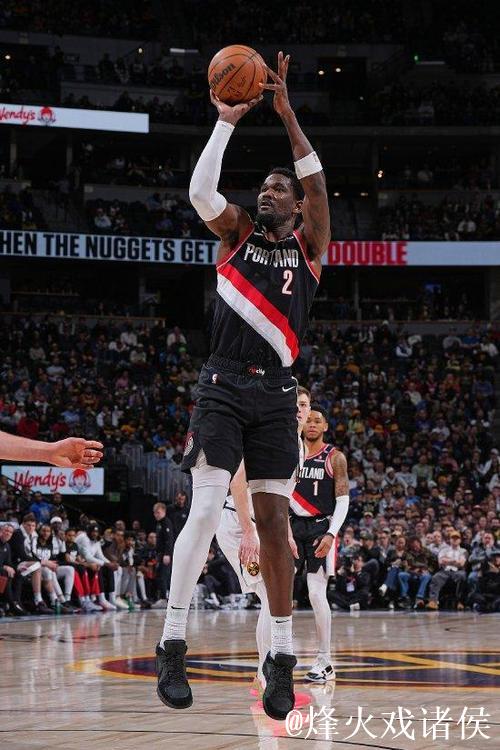 艾顿22+15助开拓者击败热火 尼克斯让篮网吞4连败