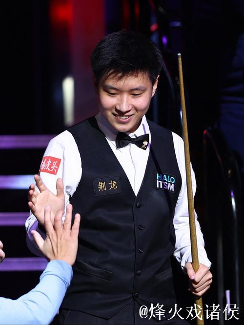 斯诺克上海大师赛:赵心童6-2晋级 下轮对阵丁俊晖 斯诺克上海大师赛:赵心童6-2晋级 下轮对阵丁俊晖